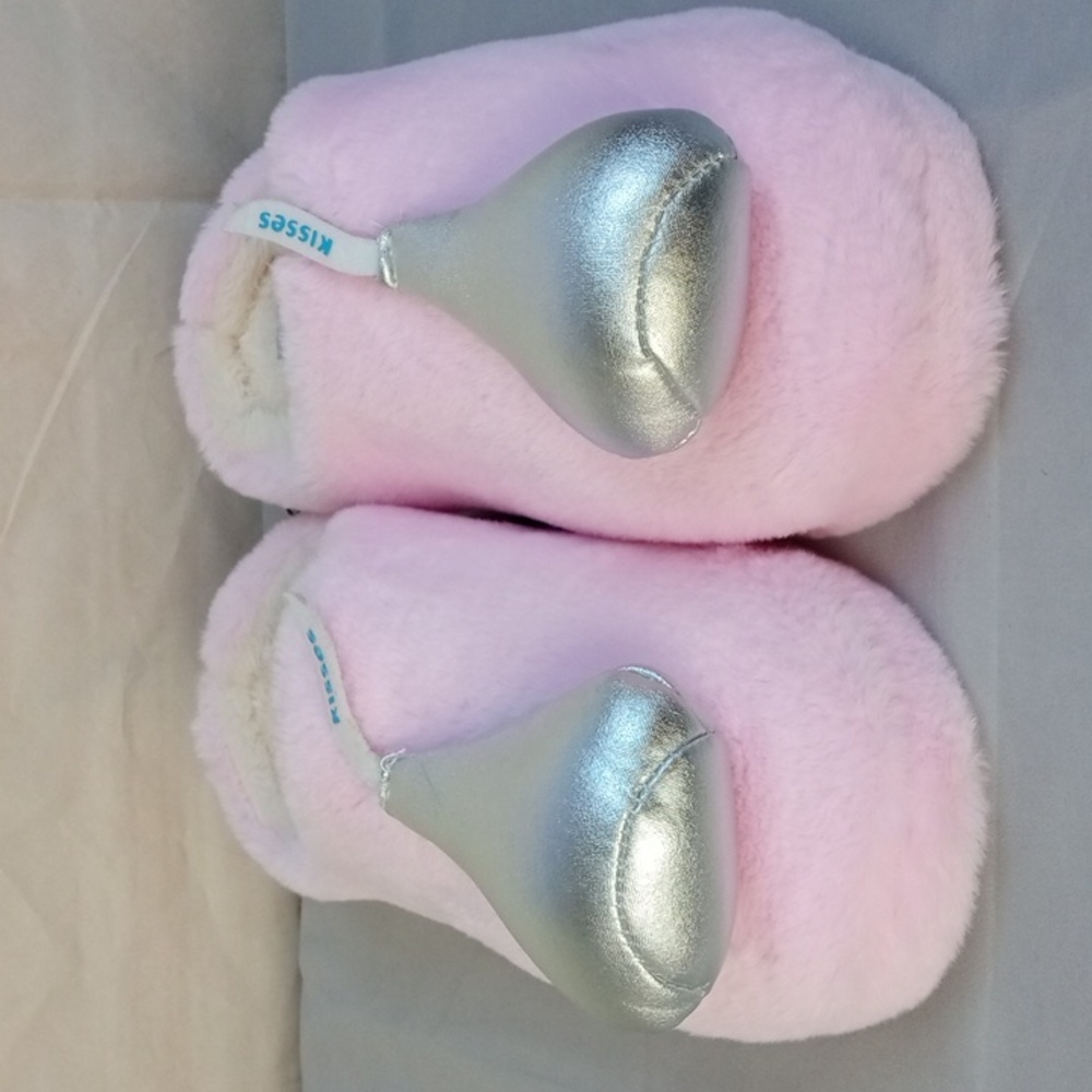 🥨 🍒 Hershey's Kisses Pink Slippers - Picture 2 of 5